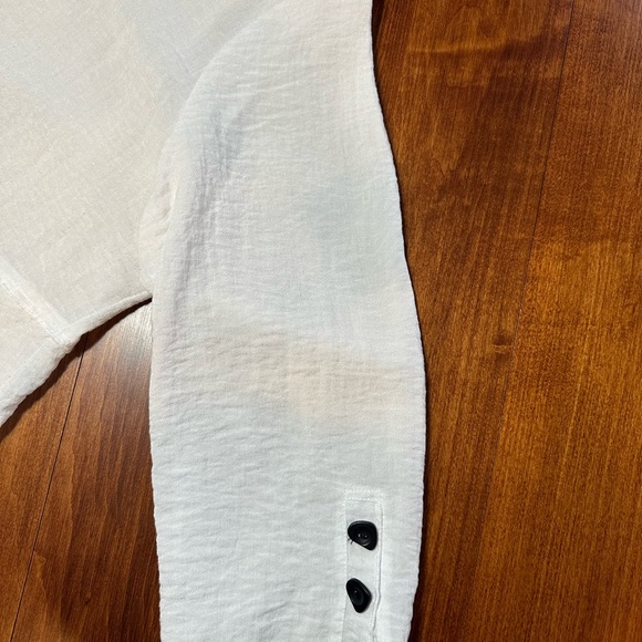 XL, Habitat bright white blouse with button detailing., uneven hem, oversized. - Picture 4 of 7